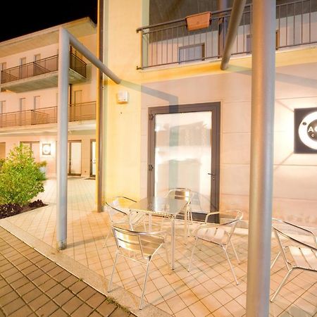 安格酒店 卡拉曼德拉纳 外观 照片
